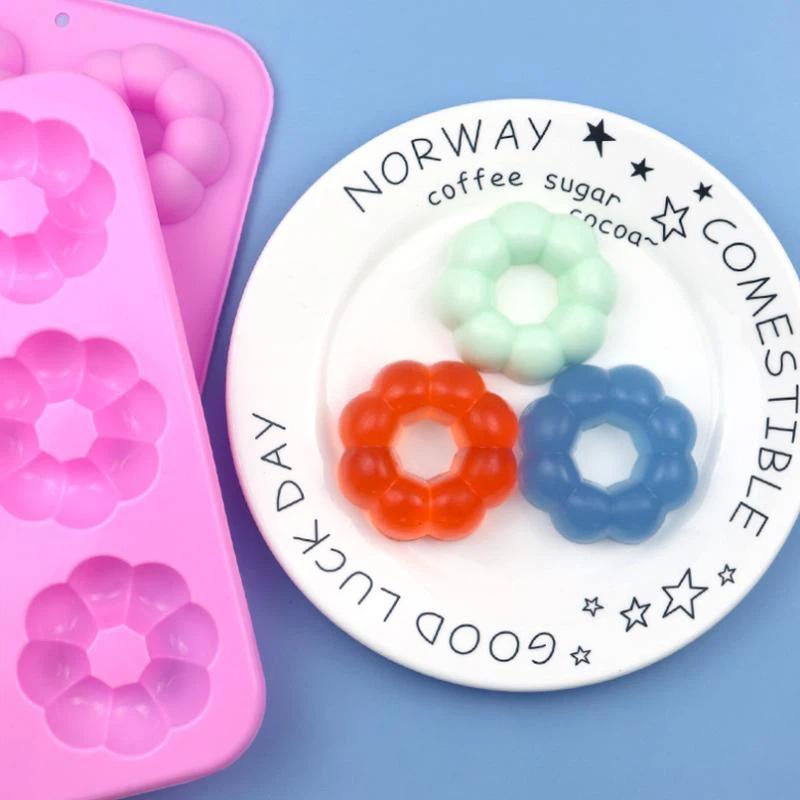 6つの空洞を持つノンスティックシリコンドーナツ型、花の形、食 - Donut Mold Silicone のレビューと価格